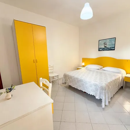 Mena Forio (Isola d'Ischia)