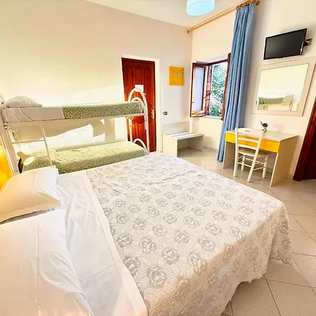 Hotel Mena