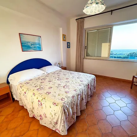 Mena 3* Forio (Isola d'Ischia)