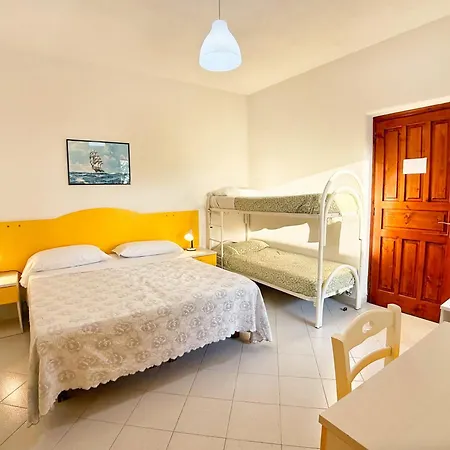 Mena Forio (Isola d'Ischia)