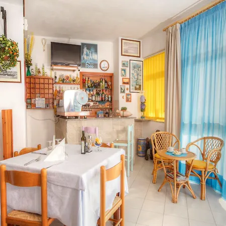 Mena Forio di Ischia