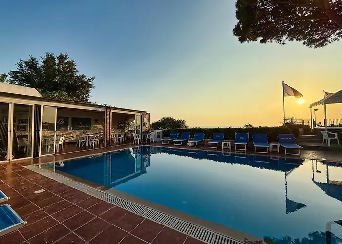 Ξενοδοχείο Mena 3*