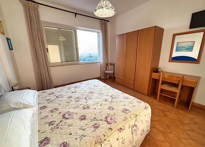 Ξενοδοχείο Mena Forio di Ischia