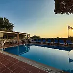 Hotel Mena 3*