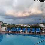 Hotel Mena