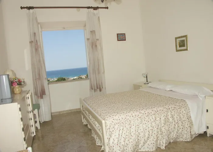 ホテル Mena Forio di Ischia